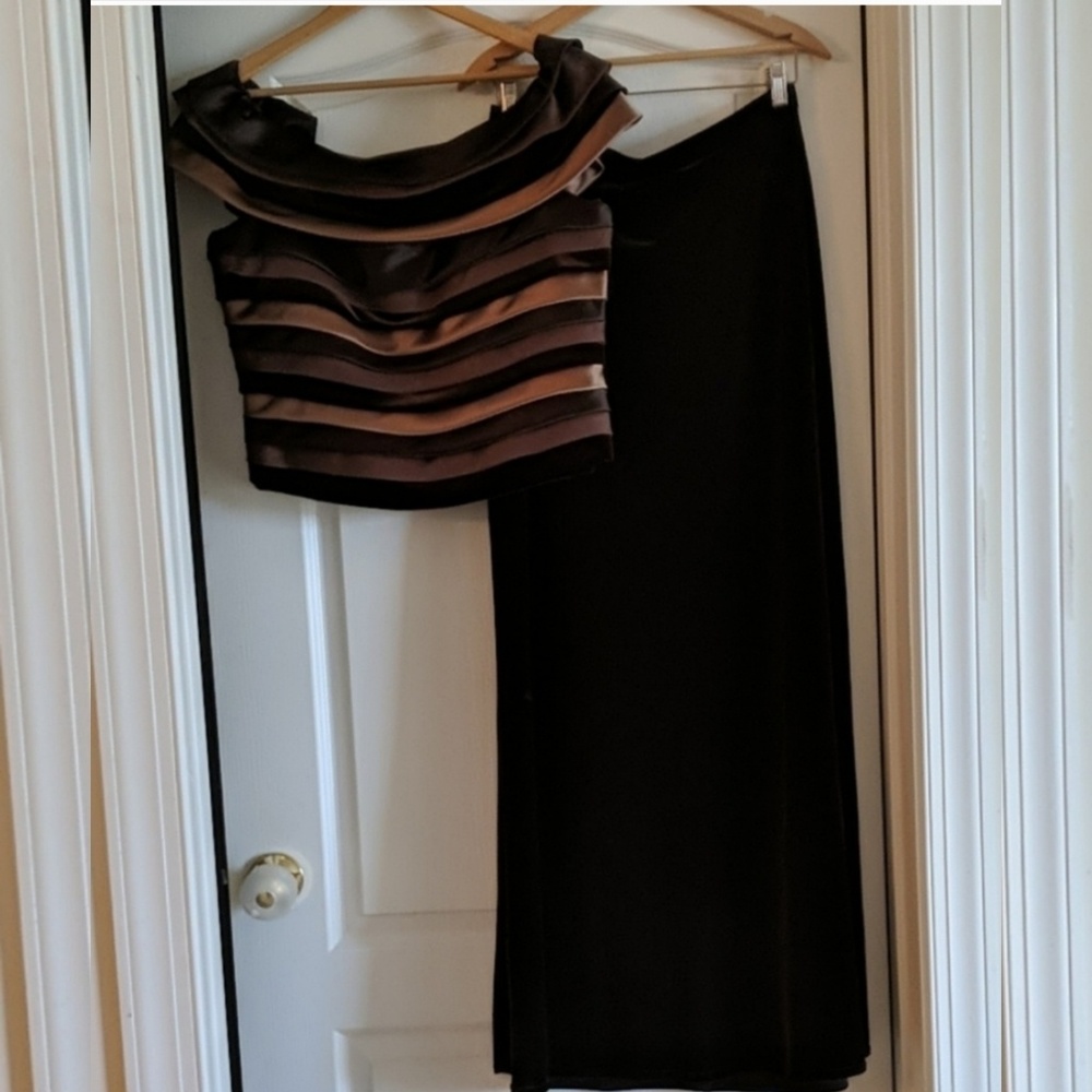 Chetta B Off Shoulder Layer Top and Skirt 16